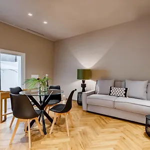 https://ferrini-home-etnea-heritage.sicilyhotelsitaly.net